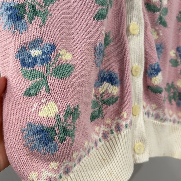 Vintage Eddie Bauer floral knit grandmacore vest - Picture 3 of 8